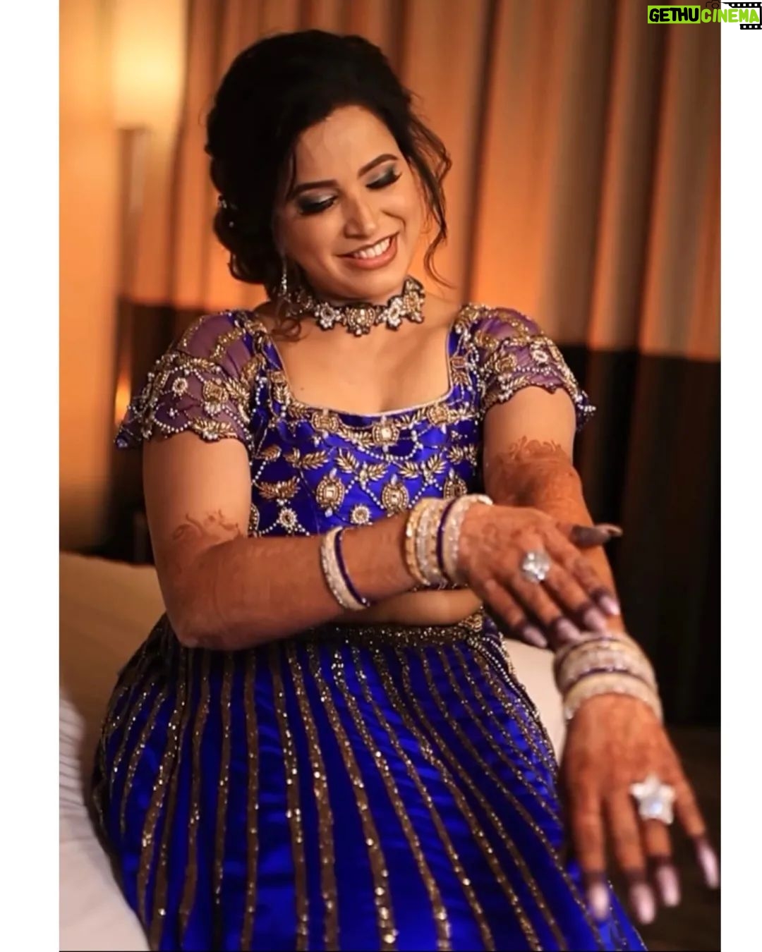 Sangeetha V Instagram - 𝙂𝙧𝙖𝙘𝙚 𝙖𝙣𝙙 𝙀𝙡𝙚𝙜𝙖𝙣𝙘𝙚 𝙬𝙞𝙩𝙝 𝙋𝙪𝙧𝙚 𝙏𝙧𝙖𝙙𝙞𝙩𝙞𝙤𝙣𝙖𝙡 𝙀𝙡𝙚𝙢𝙚𝙣𝙩𝙨 𝙖𝙣𝙙 𝘽𝙧𝙞𝙜𝙝𝙩 𝙡𝙞𝙜𝙝𝙩𝙨.. . Inframe🎞️ @sangeetha.v.official Hairstylist🦱 @mahi_hairdo MUA 💄👩🎤 @mystylemakeover_studio Team @divya_make_up_artistry Designs @frontiers_fashion_lounge Jewels @chennai_jazz . #Sangeetha #mahihairstylist #frontiersfashionlounge #mystylemakeover #Bridalmakeup #artistsoninstagram #chennaijazz #SangeethaVofficial #Chennaimakeupartist #bridalsarees #chennaidiaries