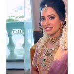 Sangeetha V Instagram - 𝑵𝒐𝒕𝒉𝒊𝒏𝒈 𝑴𝒂𝒌𝒆𝒔 𝒂 𝑾𝒐𝒎𝒆𝒏 𝒍𝒐𝒐𝒌 𝒎𝒐𝒓𝒆 𝑩𝒆𝒂𝒖𝒕𝒊𝒇𝒖𝒍 𝒍𝒊𝒌𝒆 𝒂 𝑺𝒂𝒓𝒆𝒆 𝑫𝒐𝒆𝒔 🌸💖❤️🥻 . Featuring model @sangeetha.v.official Makeover @mystylemakeover_studio Hairstylist👩‍🎤 @mahi_hairdo Team💄 @divya_make_up_artistry Jewels💎 @chennai_jazz Designer @frontiers_fashion_lounge Capture 📸 @silvan__photography . #SangeethaKingsley #gettingmarried #Sangeetha #Mahihairdo #mystylemakeover #Bridalmakeup #Bridaljewellery #Actress #Chennaimakeupartist #chennaidiaries #chennaijazz #jewelsoftheday #frontiersfashionlounge #Celebrityhome_