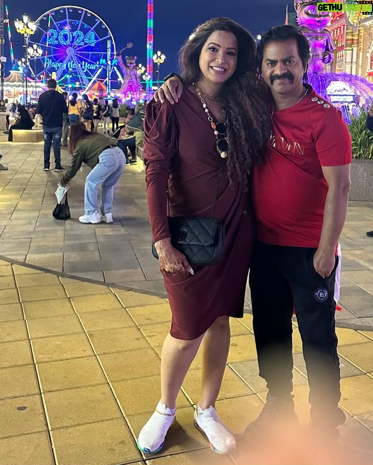 Sangeetha V Instagram - Our first exclusive interview with @timesofindia ๐๐๐Greeted with wonderful story to have a nice year ahead๐๐ Being a powerful supporter- My family,friends and fans makes best year in 2023 and blessed to step in 2024 Finally we wishing you all a happy new year ๐ฅณ@redinkinsely