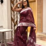 Sangeetha V Instagram - Chill and pose for a picture ✨✨✨ Thank you @classicthreads2023 and @mdilipachar for the wonderful sarees ❤️❤️. Guys check out @classicthreads2023 page for various collections of sarees for your wonderful occasions❤️❤️