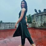 Sangeetha sai Instagram - நீ வரும்போது நான் மறைவேனா ⛈️⛈️⛈️⛈️