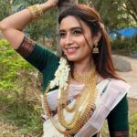 Sangeetha sai Instagram - To all the beautiful women out there, wishing a very happy women's day 🫂🫂🫂🫂 Beautiful set mundu by @jagasree_collections Makeover by @sowmisclassymakeovers Jewelleries @gold_copy1486 Clicks by @aaa_photo_graphy_ @akash_av_0117