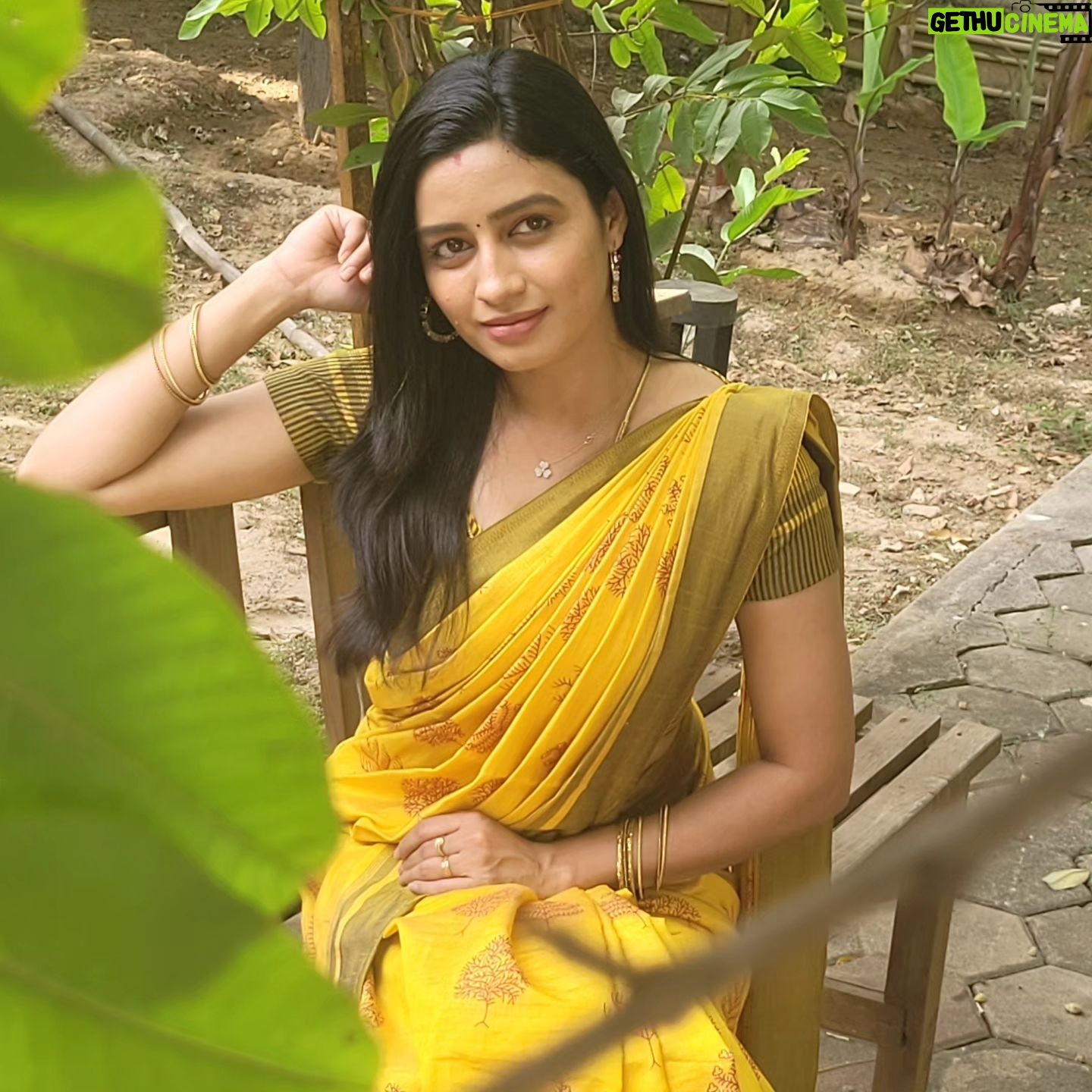 Sangeetha sai Instagram - One year of being Vasu π₯° Lots of emotions played in a year π₯Ή One such character will always be remembered for her poise, sweetness,charm,intelligence π₯°π₯°π₯° Thanks a ton for the opportunity to be a tiny part of this prestigious project with #vikatan and @vijaytelevision Feeling grateful and gratitude π π