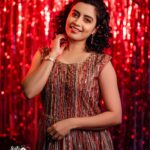 Sangeetha sai Instagram - Sometimes i feel nostalgic for the life i never even lived 🥹🥹 Beautiful attire by @kolors_boutique Mua @sowmisclassymakeovers On lens @satz.photography