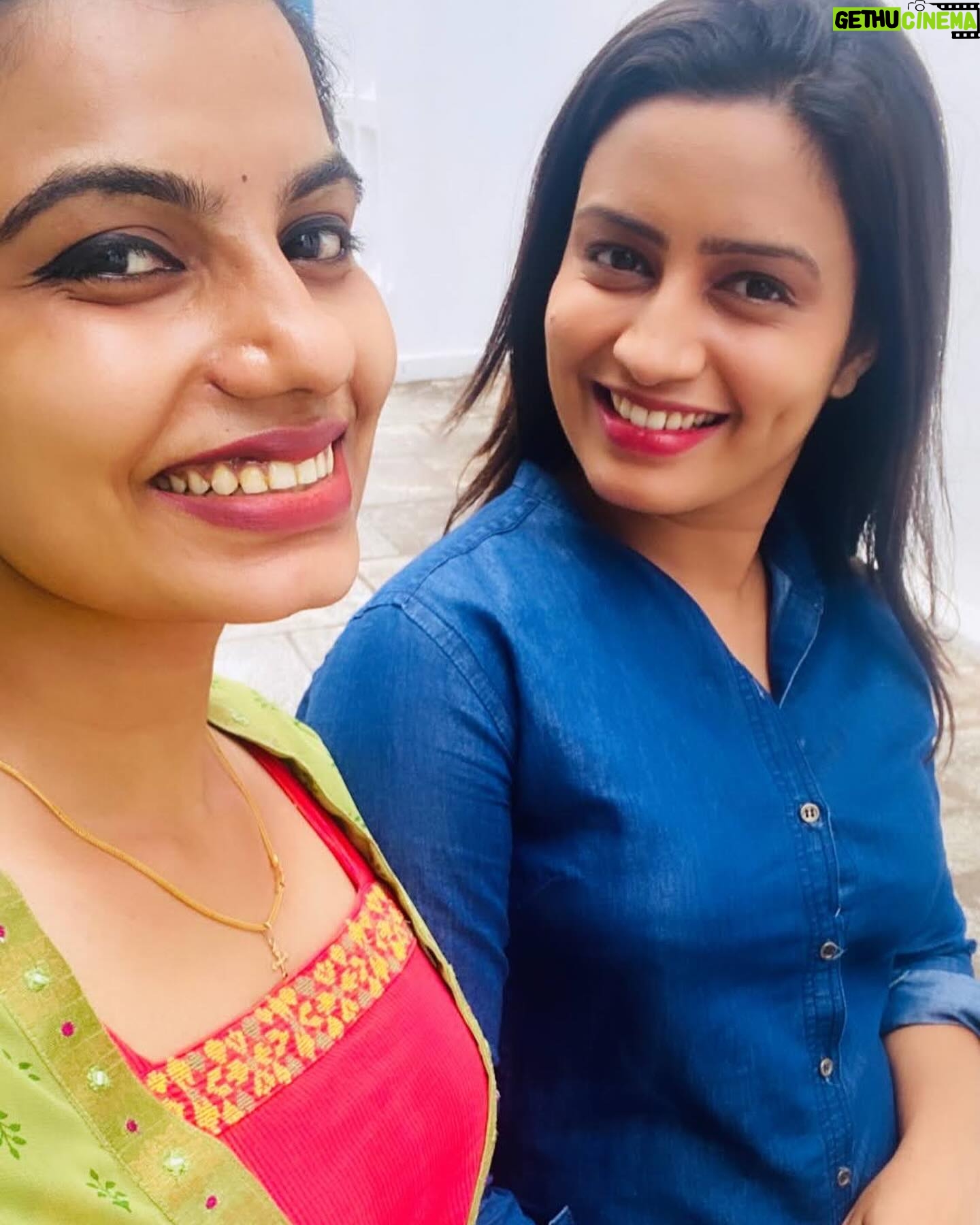 Sangeetha sai Instagram - Papu look what I found ❤️❤️ @sangeethasai_offl From the spotlight to the heart has papu 🫶🌸she’s not just a celebrity, but my closest friend and pillar of support🧿❤️ #papu #friends #gratefulforlife #supportsystem #allaboutlove #memories