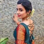 Sangeetha sai Instagram - அவள் 🤵‍♀️🤵‍♀️🤵‍♀️ Wearing @effingo.arcadia Mua @sowmisclassymakeovers