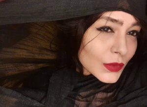 Sania Salari Instagram - سیاهه 
نه 
سفیده.....