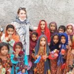 Sania Salari Instagram - متاسفانه خانم شکوفه سادات حسینی،جوان خیرخواه و انسان دوست دیروز بعد از ظهر در روستای سرگرانی(شهر نیکشهر بلوچستان )بر اثر اصابت صاعقه در آن حوالی به کما رفته است و سطح هوشیاری اش پایین می باشد،خانم حسینی برای کمک رسانی به این منطقه با گروهی خیرخواه آمده بود.از شما مردم فهیم خواهشمندیم که بسیار برای ایشان دعا کرده و اگر دکتر متخصص مغز و قلبی را می شناسید معرفی بفرمایید تا با علم و تخصص پزشکی خویش ایشان را یاری دهد.