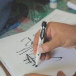 Sania Salari Instagram - «گیسو» کلید خورد / آغاز فیلمبرداری یک پروژه معمایی و عاشقانه سریال نمایش خانگی «گیسو» در تهران کلید خورد و برخی از بازیگران اصلی این پروژه جلوی دوربین رفتند. به گزارش روابط عمومی پروژه ؛ سریال نمایش خانگی «گیسو» به تهیه کنندگی هومن کبیری و کارگردانی منوچهر هادی روزهای ابتدایی فیلمبرداری خود را می گذراند و در اولین روز رضا گلزار، ساره بیات و هومن سیدی در این سریال به ایفای نقش پرداختند. «گیسو» درامی معمایی با رویکردهای اجتماعی است و محمدرضا گلزار، هومن سیدی، ساره بیات، حسین یاری و هانیه توسلی با حضور سانیا سالاری و ...... بازیگران اصلی این سریال می باشند.