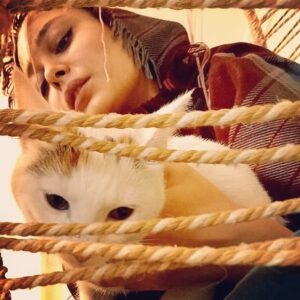 Sania Salari Instagram - با هم دیگه براش خونه می ساختیم
#سانیا_سالاری 
#پانته_آ_پوراسماعیل
#برگ