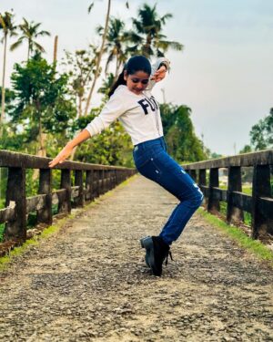 Saniya Babu Instagram - TRUST YOUR CRAZY IDEAS💡🤪