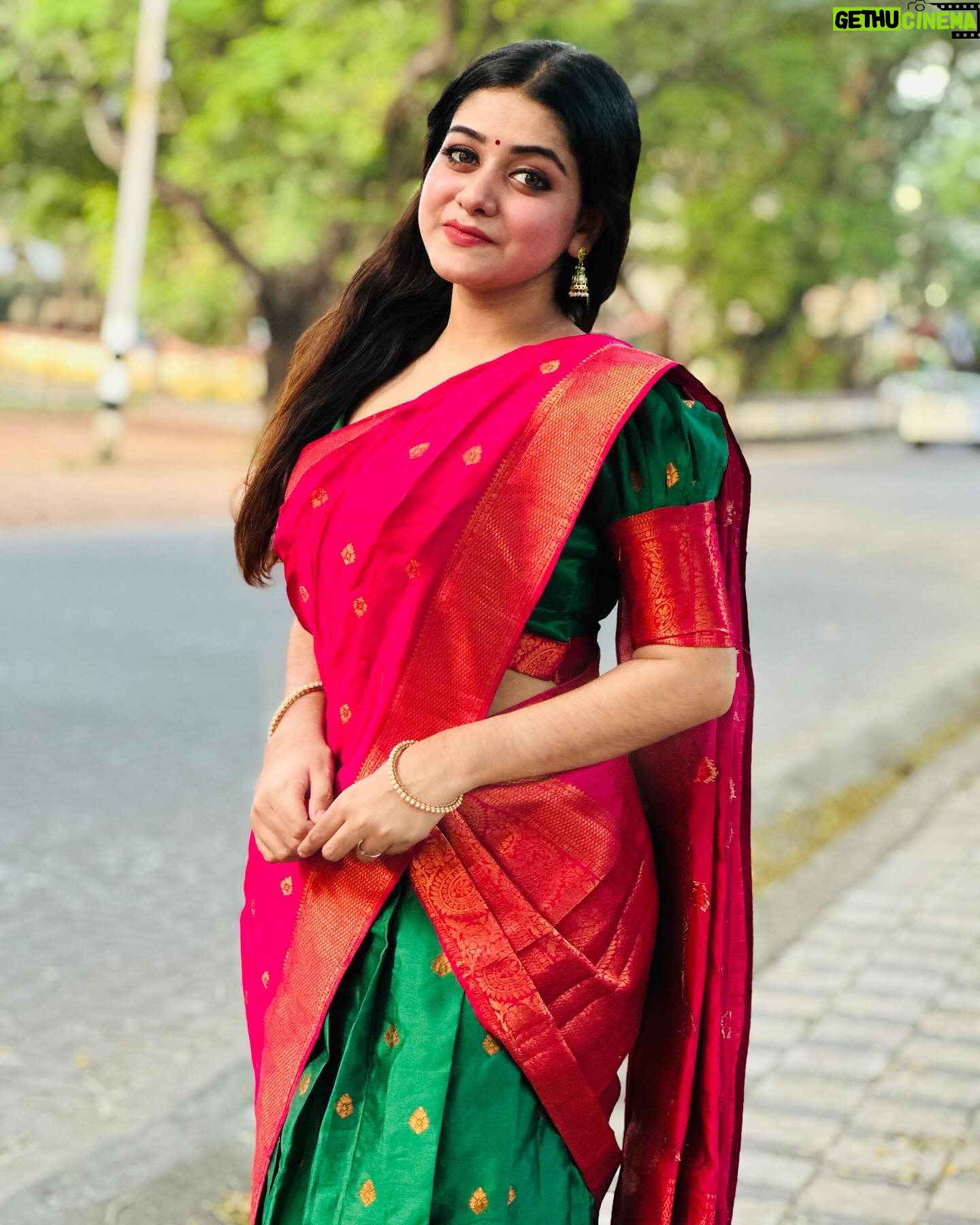 Saniya Babu Instagram - There is sunshine in my soul today🌞 Dhawani : @ashfab_by_lubina