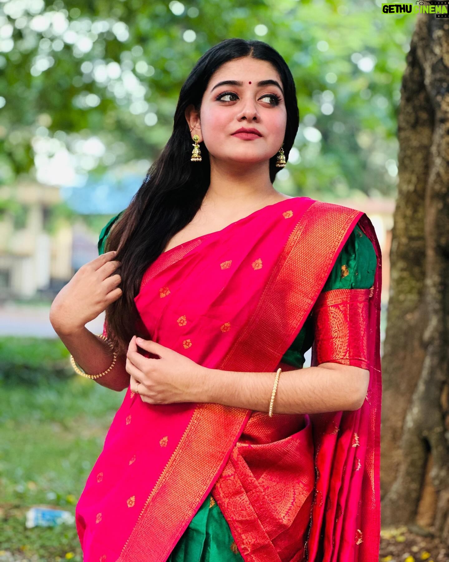 Saniya Babu Instagram - There is sunshine in my soul today🌞 Dhawani : @ashfab_by_lubina