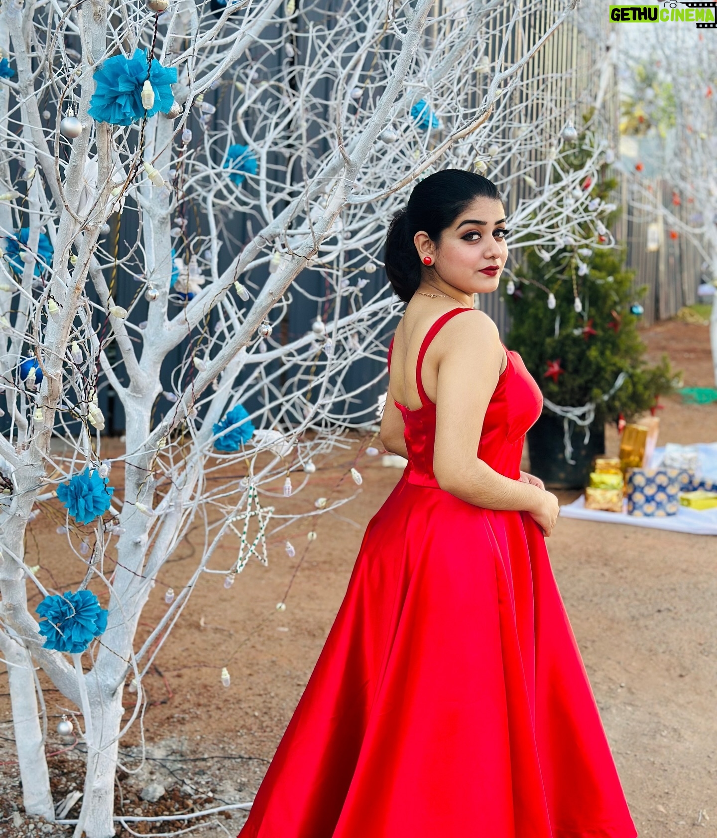 Saniya Babu Instagram - Feeling the Christmas spirit❤️ costume : @jaanvi_designz