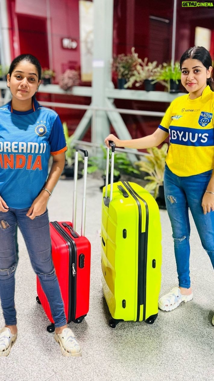 Saniya Babu Instagram - Sports mood 🥰 EKM ✈️ TVM #india #cricket #keralablasters #manjappada #football #isl #t20