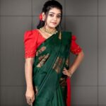 Saniya Babu Instagram - Bottle green kancheepuram silk saree highlighted with peacock copper zari motifs. . For more product related enquiries and details Phone: 91 9072300004 WhatsApp: 91 8943344181 . . . #mahalekshmisilks #thiruvallashopping #thegenuinesilkpeople #sareereels #sareedraping #saree #reelsinstagram #reelsoftheday