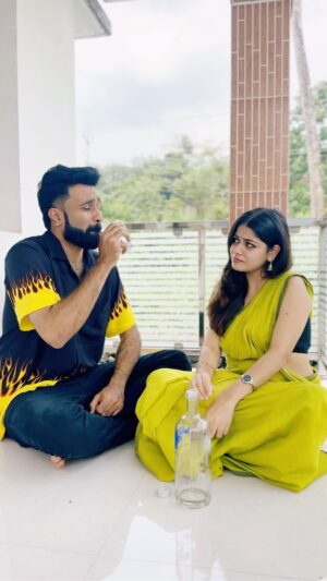 Saniya Babu Instagram - 𝗧𝗵𝗲 ‘𝗠𝗔𝗗𝗛𝗨 𝗘𝗙𝗙𝗘𝗖𝗧’ 😂🤭