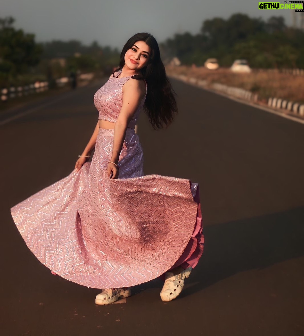 Saniya Babu Instagram - no matter the bad things that happened in life... 😎 let's try to live the best we can now 🥳🥳costume from : @_cameo_designs_ 😍. Photo: @nandu______rajeev