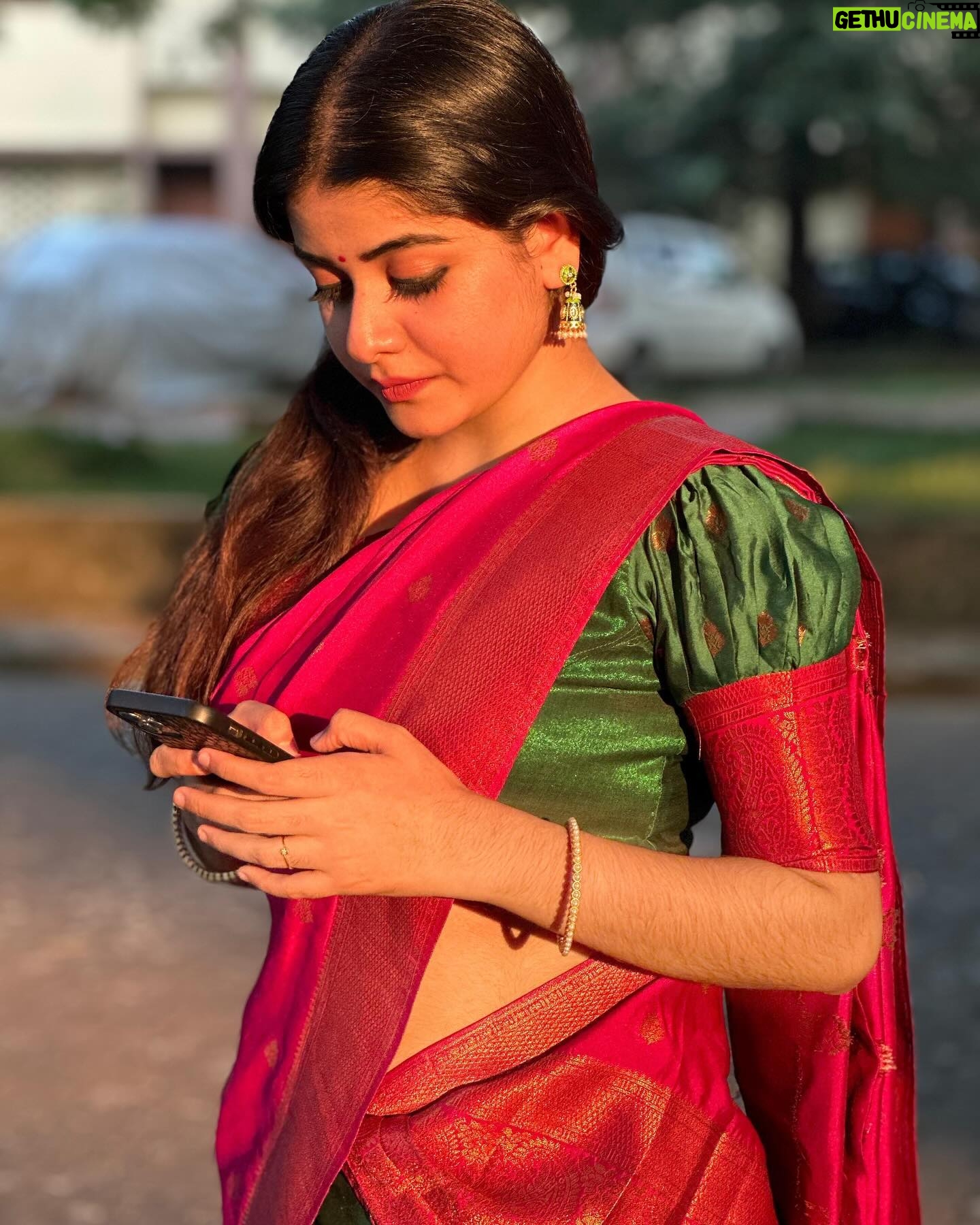 Saniya Babu Instagram - There is sunshine in my soul today🌞 Dhawani : @ashfab_by_lubina