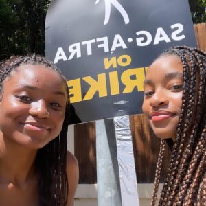 Saniyya Sidney Instagram - Stronger together. ⚡️