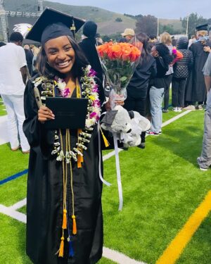 Saniyya Sidney Instagram - 💫🎓2024🎓💫