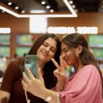Sanjana Krishnamoorthy Instagram - Experience the magic of Diwali with Poorvika ✨ Don’t miss out on this golden opportunity to make your celebrations even grander! #diwaliwithmi #xiaomiretail #poorvikanammaveetudeepavali #Ad