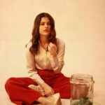 Sanjana Krishnamoorthy Instagram - So harmless so fragile Oh she wonders if you'd let her fly Beyond the glass lies a blue sky Hoping and hoping time goes by Don’t you hear the cries Please, let her try Look into her eyes there is no lie Don’t let her die she’s my little butterfly 🦋 📷 @1928.in @oneclubentertainment @priyanka_the_makeupartist