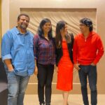 Sanjana Krishnamoorthy Instagram - One with the creators ! @andrewxvasanth @pushkar.gayatri 🧡🧡🧡 #vadhandhi #vadhandhionprime