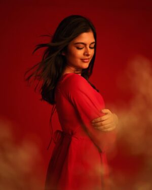 Sanjana Krishnamoorthy Instagram - ❤️ @snipershotphotography @styledbydevil @rigowdesigns @noormakeup_mehndi