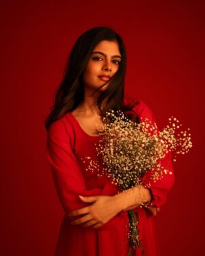 Sanjana Krishnamoorthy Instagram - ❤️ @snipershotphotography @styledbydevil @rigowdesigns @noormakeup_mehndi