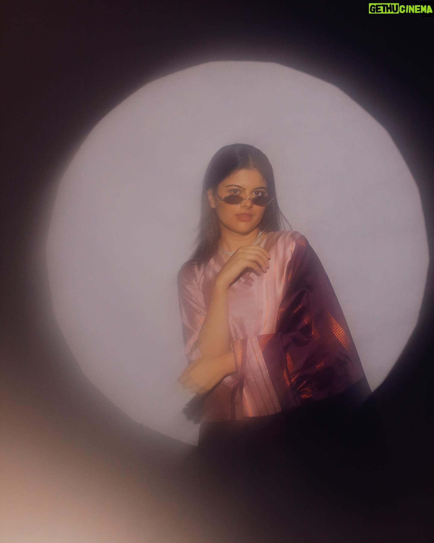 Sanjana Krishnamoorthy Instagram - 🔮 @vastara_thelabel @thatmadraskaran @chisellemakeupandhair @chisellecrew