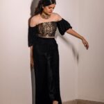 Sanjana Krishnamoorthy Instagram - 🎬 Team @thatmadraskaran @deekshitanikkam @priyanka_the_makeupartist Outfit @divyalakshanad Accessories @rajianand