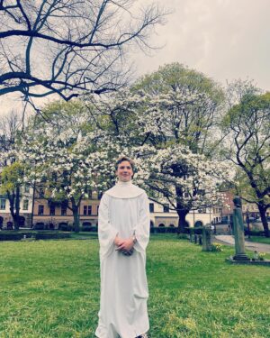 Sanna Lundell Instagram - Lollo❤️Konfirmation i @mariamagdalenaforsamling ❤️Magnolian och du blommade och allt var så vidunderligt vackert.