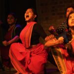 Santhy Balachandran Instagram - Veeram: “Aa samayathu Ravana…” * An incantation that prepares the actor to assume the role of Ravana, even as it reminds us that the actor and the character are separate entities. The Indian tradition of acting distinguishes between the individual, the actor and the character. This distinction allows one to be a kadhapatra — a vessel for the character. It empowers the individual as an actor, allowing one to maintain a healthy separation from the psyche of the character. To explore the sentiment of Veeram (Valour), Guruji taught us the choreography to an excerpt from Kailasodharanam. Here, the actor embodies the fierce and mighty demon king Ravana as he first appraises, then lifts, and finally tosses Mount Kailasa up into the skies. * ”At that time, Ravana…” @natanakairali ☀️ 📷: @manojparameswaran & Vanikki Tyagi #natanakairali #navarasasadhana #veeram