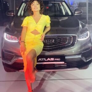 Sanura Jafarova Instagram - Yeni aile uzvunuz🤩@geely_azerbaijan