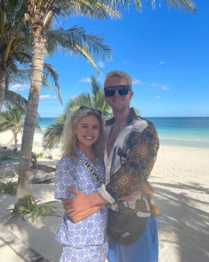 Saoirse-Monica Jackson Instagram - OH DOWN IN MEXICO 🇲🇽 💜