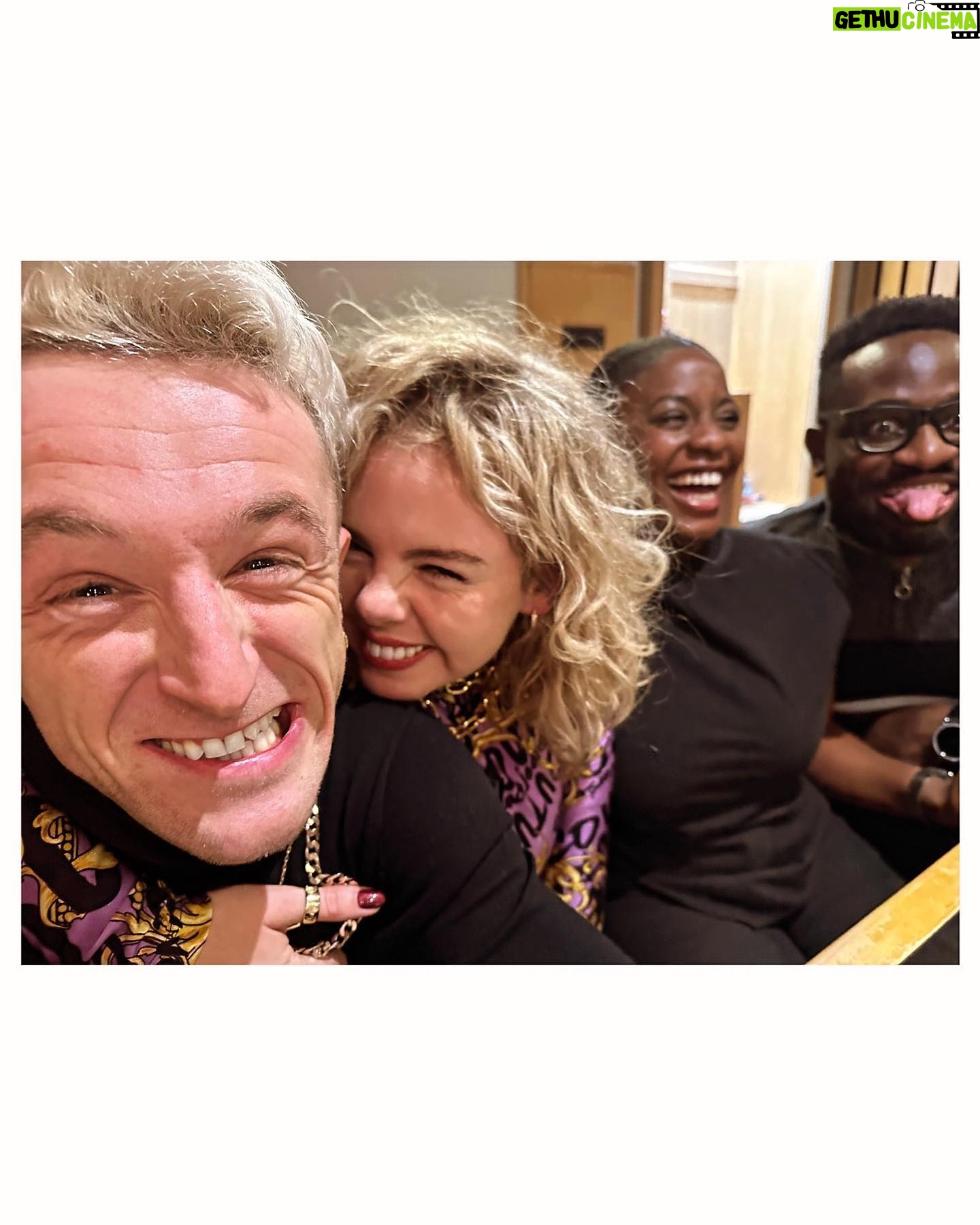 Saoirse-Monica Jackson Instagram - 30 & Sliving , with a beautiful crew . ♥️🦄🎉✨
