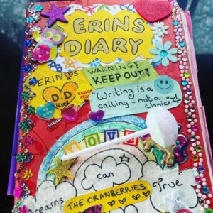 Saoirse-Monica Jackson Instagram - Ahead of our Final episode tonight on @channel4 at 9pm 🥹 I wanted to thank our @lisafromderry for this beautiful series ♥️ Derry Girls was a huge break for me & working with Lisa has changed my life and will always continue to inform my creative decisions for the rest of my career, a privilege to say the least. When I was cast as Erin I was beyond excited & that was down to the confidence that Lisa had Instiled in me from the auditions. Lisa was always keen to push Erin further with me. Lisa gave me the scope in her writing and direction and amazing references from her favourite films and series , to push the physicality and energy of Erin every season. It’s safe to say a role like Erin certainly doesn’t come about every day for an actress and it’s something I will always be grateful for. This show means the world to me, thank you for every beautifully crafted word and thank you for giving my wonderful hometown it’s truest voice ♥️♥️♥️