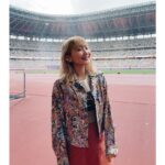 Saori Instagram - ダンサーさん、スタッフさんたちと 「お天気もちましたね〜！」って 言い合いながらステージに立てました。 今夜のお酒は美味しいだろな〜😌 #音楽の日 #habit #sekainoowari