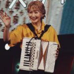 Saori Instagram - 私たちのバンドのライブは、撮影可。　 ライブに来てくれた皆さんは、 たくさん素敵な写真を撮ってくれる。 ああ自分は ステージでこんな顔をしてるのか、と　 改めて知ることもある。 「この人の写真、めっちゃいいな…」と、 密かにチェックして保存もする。 全部アップできたわけじゃないけど、 お陰様で素敵なアルバムができました。 ファンクラブツアーは 撮影不可なので、 心のシャッターを切りまくってねっ #sekainoowari #dugaradidu
