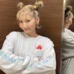 Saori Instagram - ファンクラブツアー、静岡公演でした。 ライブ前、身体が固まらないように いつもやっている縄跳び。 ツアー前は一分半しか 出来なかったけど、 今日は三分半出来た。 最高記録。 目標は五分です。 しらす美味しかったナ🐟 #fafrotskies