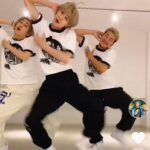 Saori Instagram - Habit MVカメラセッティング中に 捕まえたあお君　@ao_shunsuke と。 パワーパフボーイズのチームは、 情熱があって、生命力に満ちていて、 会う度に「この人たちと仕事ができてよかったな」と思う。 そして飲み始めると全然帰らない。 MV宜しく日も、MVお疲れ日も、 「もう帰ってくれ！」って言うまで 帰らない。 やっぱダンスとかしてると 体力あるのかな〜。私も体力つけねば🥊 HabitのMVは早くも700万回に迫る勢い！ ありがとう〜！ @powerpuffboys_official @naoto_kitamura @o_kan25_1