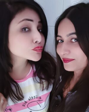 Sapna Sharma Instagram - Pic of the day 
Lovely moment with @rajsiverma_ulluactress 💕💋❤️🥰🥰

#photographylovers #photoshoot #photo
