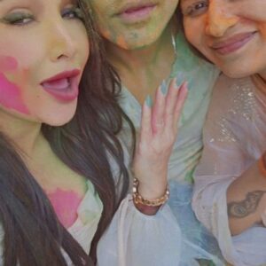 Sapna Sharma Instagram - Holi party with my best boyfriend @cockyshakespeare #holi