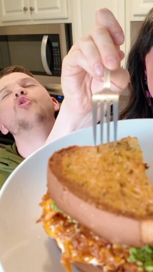 Sara Andrews Instagram - Lord have mercy! The spaghetti squash sammies are absolutely sinful!