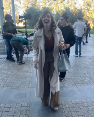 Sara Lazzaro Instagram - un po’ di foto raccordo di Agnese durante le riprese di #DOC3 💙🩺🎬

by @elly_mc_beal 😘
@docnelletuemani