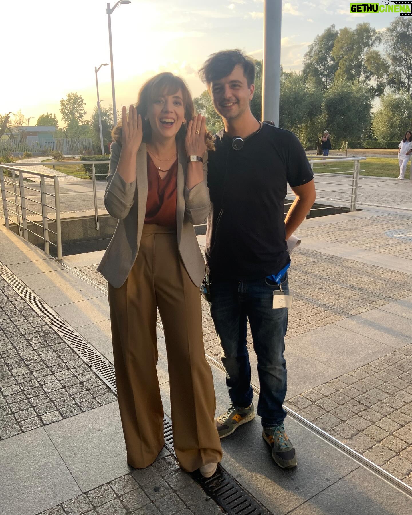 Sara Lazzaro - 16.9K Likes - un po’ di foto raccordo di Agnese durante le riprese di #DOC3 💙🩺🎬
by @elly_mc_beal 😘
@docnelletuemani