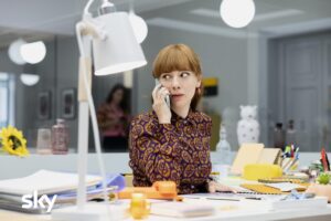 Sara Lazzaro Instagram - ⭐️
stiamo tornando… 

La folle 2a stagione di 
CALL MY AGENT - ITALIA 
è in arrivo il 22 Marzo 
su @skyitalia @nowtvit 
@palomarproduction 

#callmyagent #callmyagentita 
#cma #monicaferri 
#skyoriginal