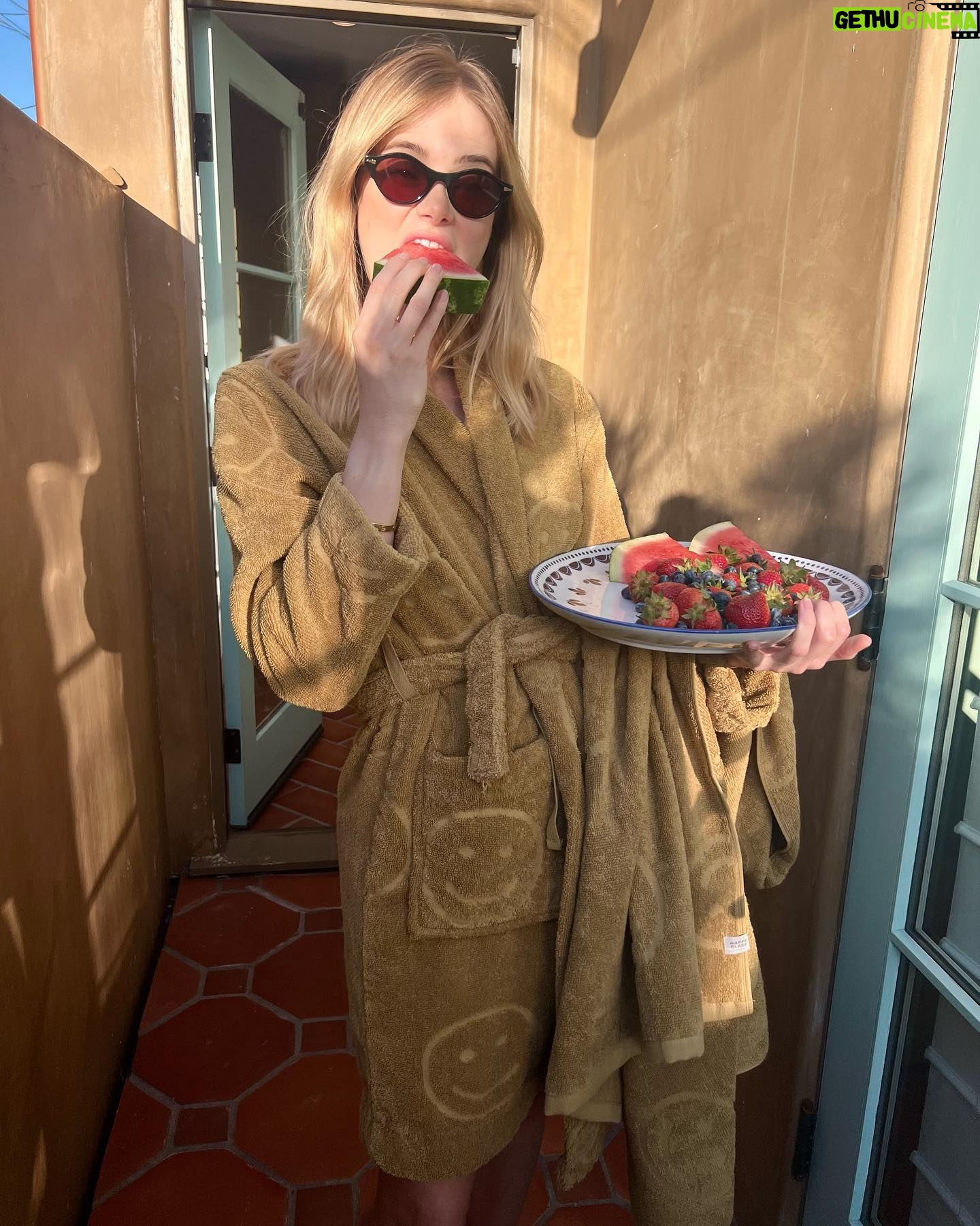 Sara Paxton - 5.2K Likes - 🍉☀️🌊 📸: @ivanarose