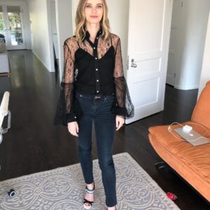 Sara Paxton Instagram - Today I’m on @entertainmenttonight #etlive ! Promoting @frontrunnermovie out everywhere tomorrow!!! 💙 @bobbyeliot @lorencanbymakeup @itsamandalim @alyx34 @morganpesante wearing @alicemccallptyltd @tacoriofficial @sophiawebster